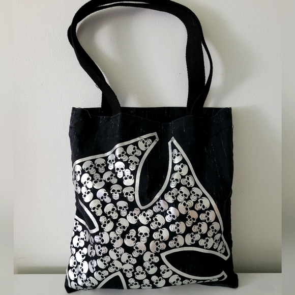 Handbags - Skull 💀☠️ tote